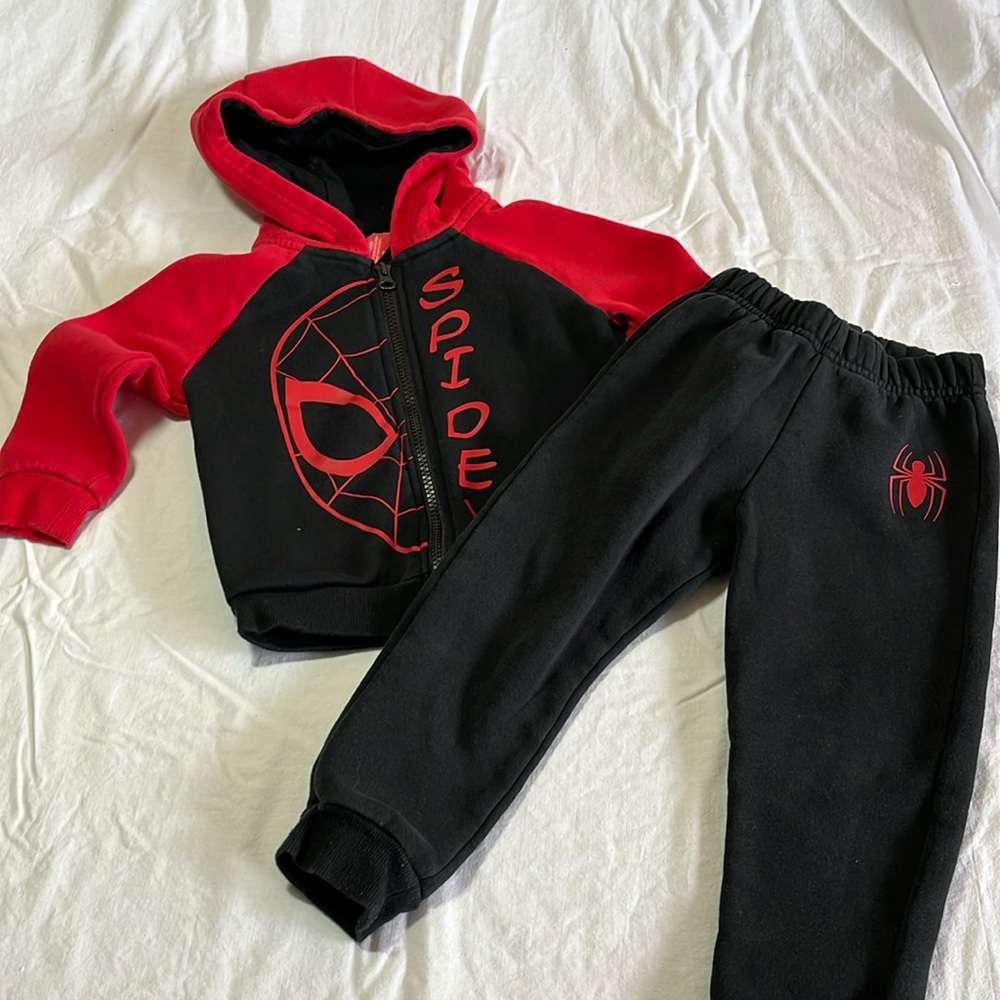 2T Spider-Man tracksuit/ hoodie and sweatpants